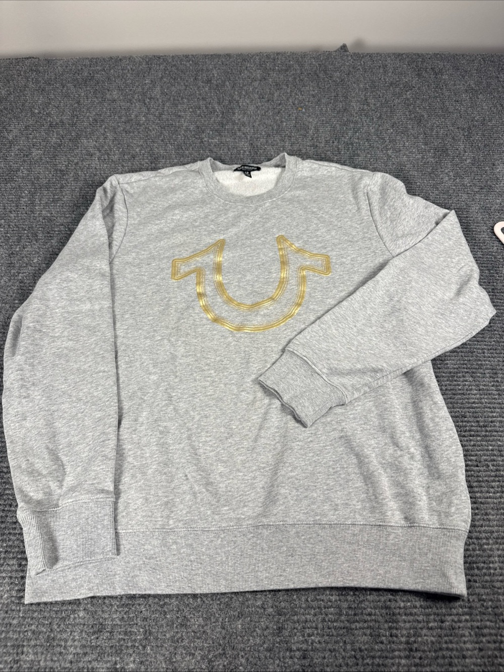 TRUE RELIGION Man's Horse Shoe Foil Pullover Sweater shirt  Size X-Large Grey